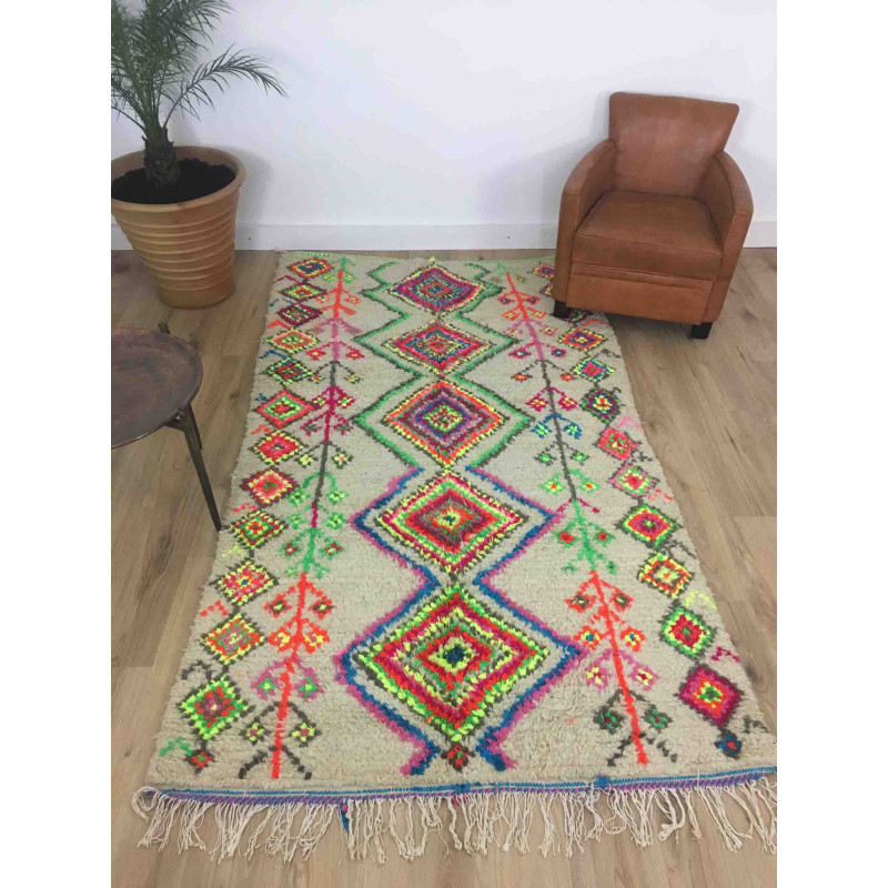 Tapis Azilal motifs fluo