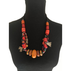 Collier de perles anciennes colorées