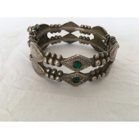 Bracelet ancien en argent orné de pierres