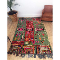 Tapis Boujad très coloré motifs berbères primitifs