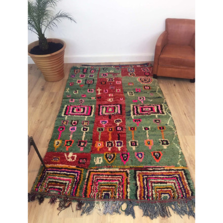 Tapis Boujad très coloré motifs berbères primitifs