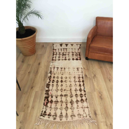 Tapis berbère fin plein de charme beige écru marron rose