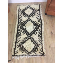 Petit tapis berbère Beni Ouarain noir et blanc