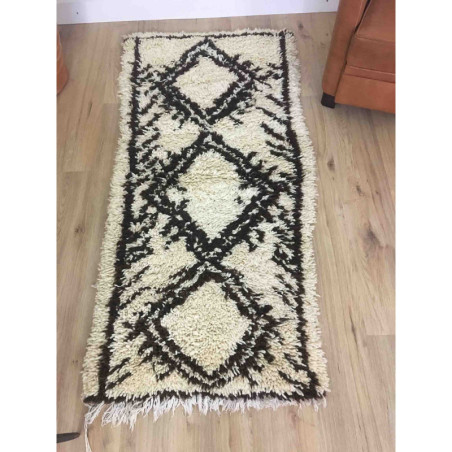 Petit tapis berbère Beni Ouarain noir et blanc