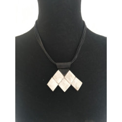 Collier os et cuir