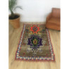 Tapis berbère Boujad original aux motifs ethniques et multiples couleurs
