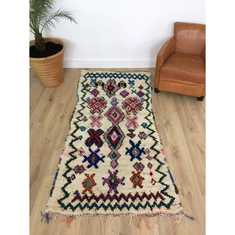 Tapis berbère ancien Azilal orné de motifs colorés
