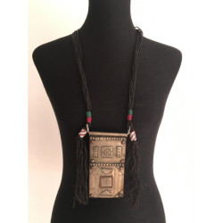 Collier berbère cordon et pendentif