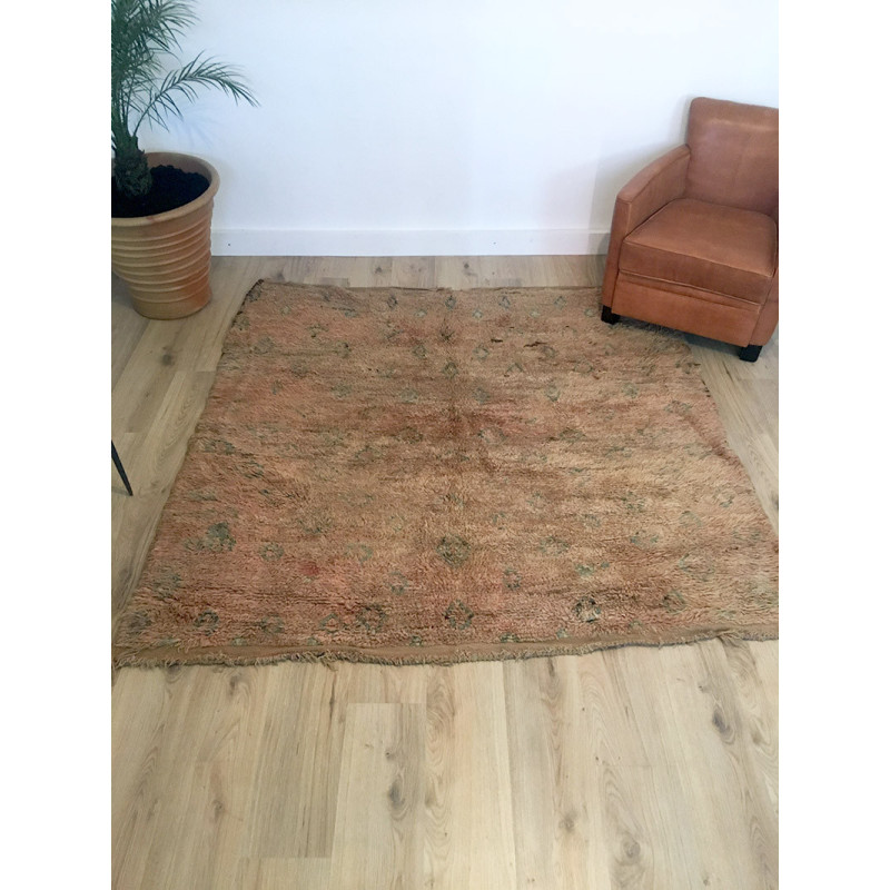 Rare et ancien tapis Beni M'Guild au format carré couleurs claires